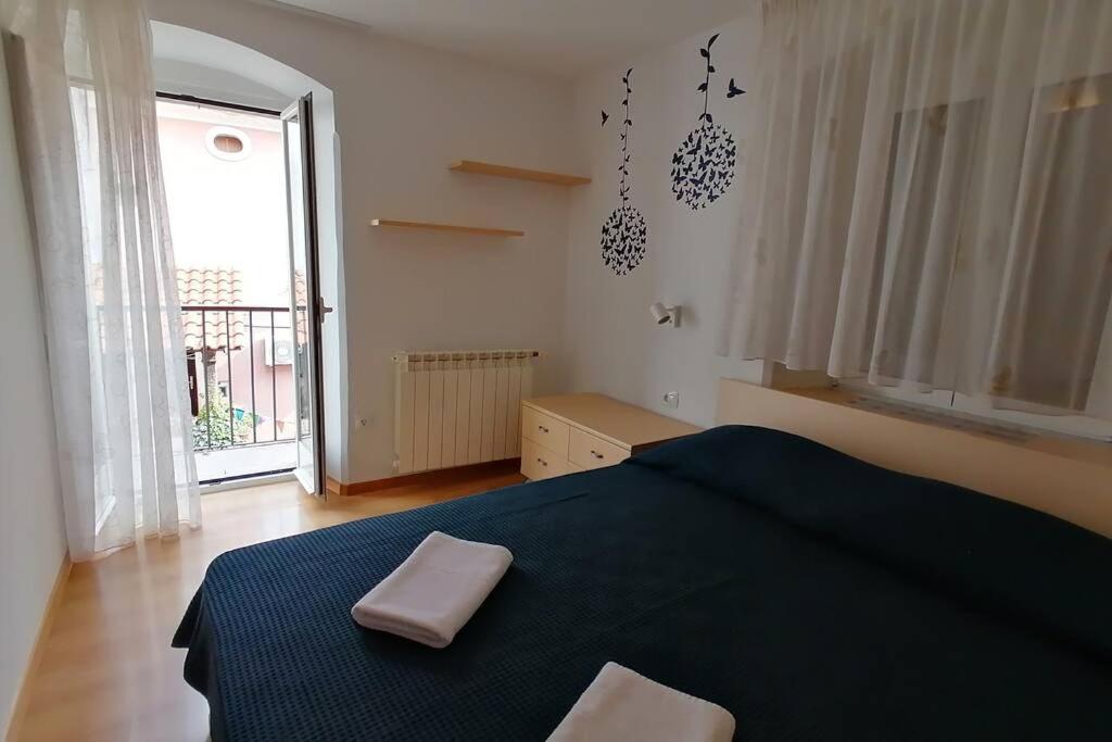 Apartment Veli Dvor 茨雷斯 外观 照片