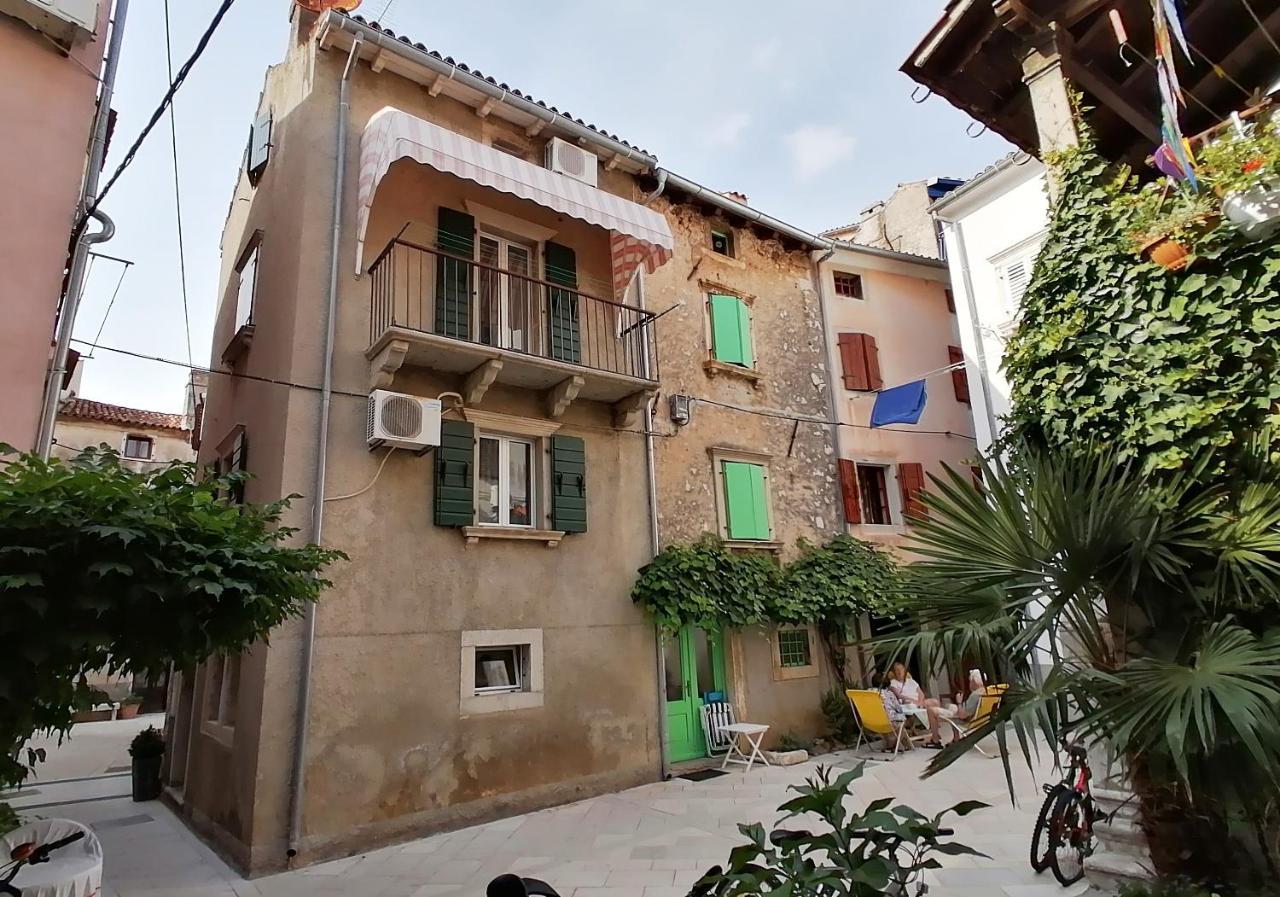 Apartment Veli Dvor 茨雷斯 外观 照片