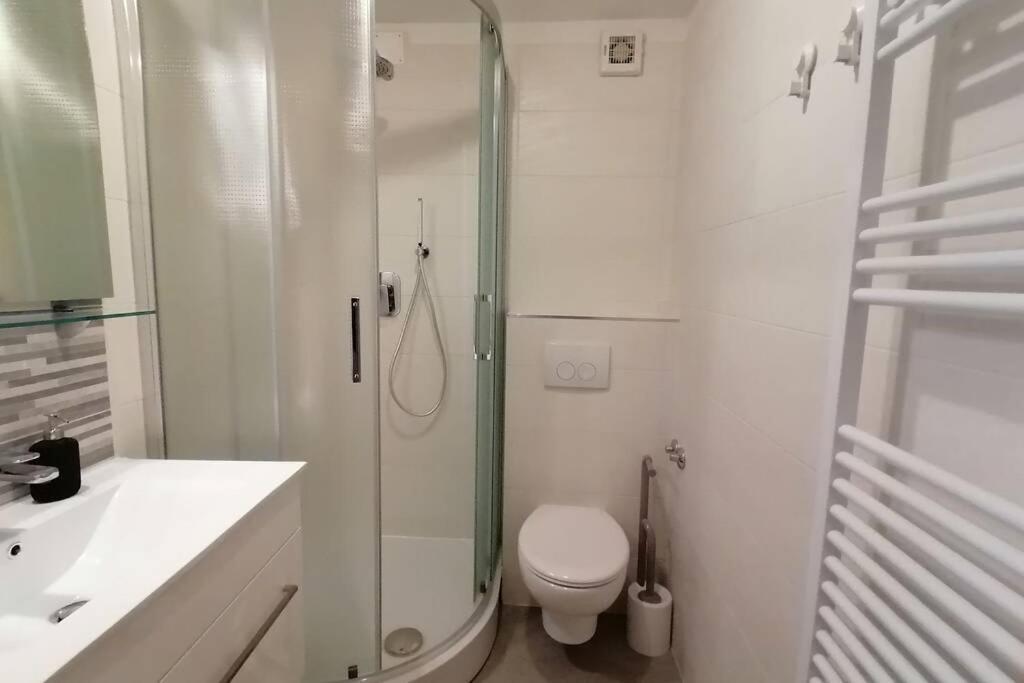 Apartment Veli Dvor 茨雷斯 外观 照片