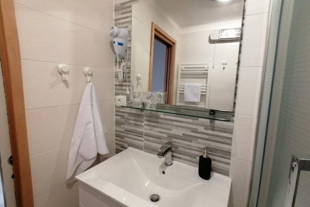 Apartment Veli Dvor 茨雷斯 外观 照片
